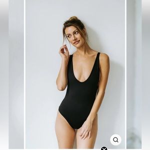 Londre The Minimalist One Piece Bathing Suit